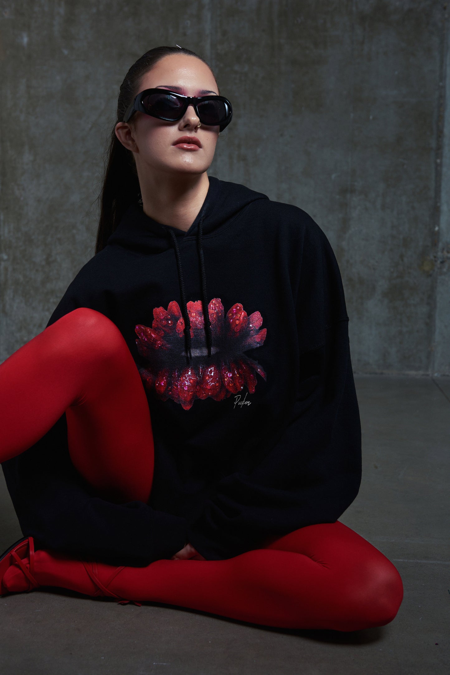 Petal Pout Pullover Hoodie - Black